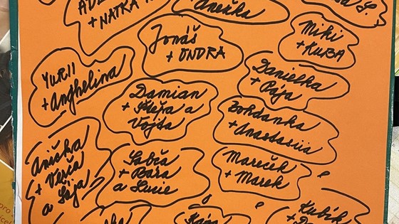 Vrstevnický program 9.D, deváťáci + prvňáčci = prima začátek!