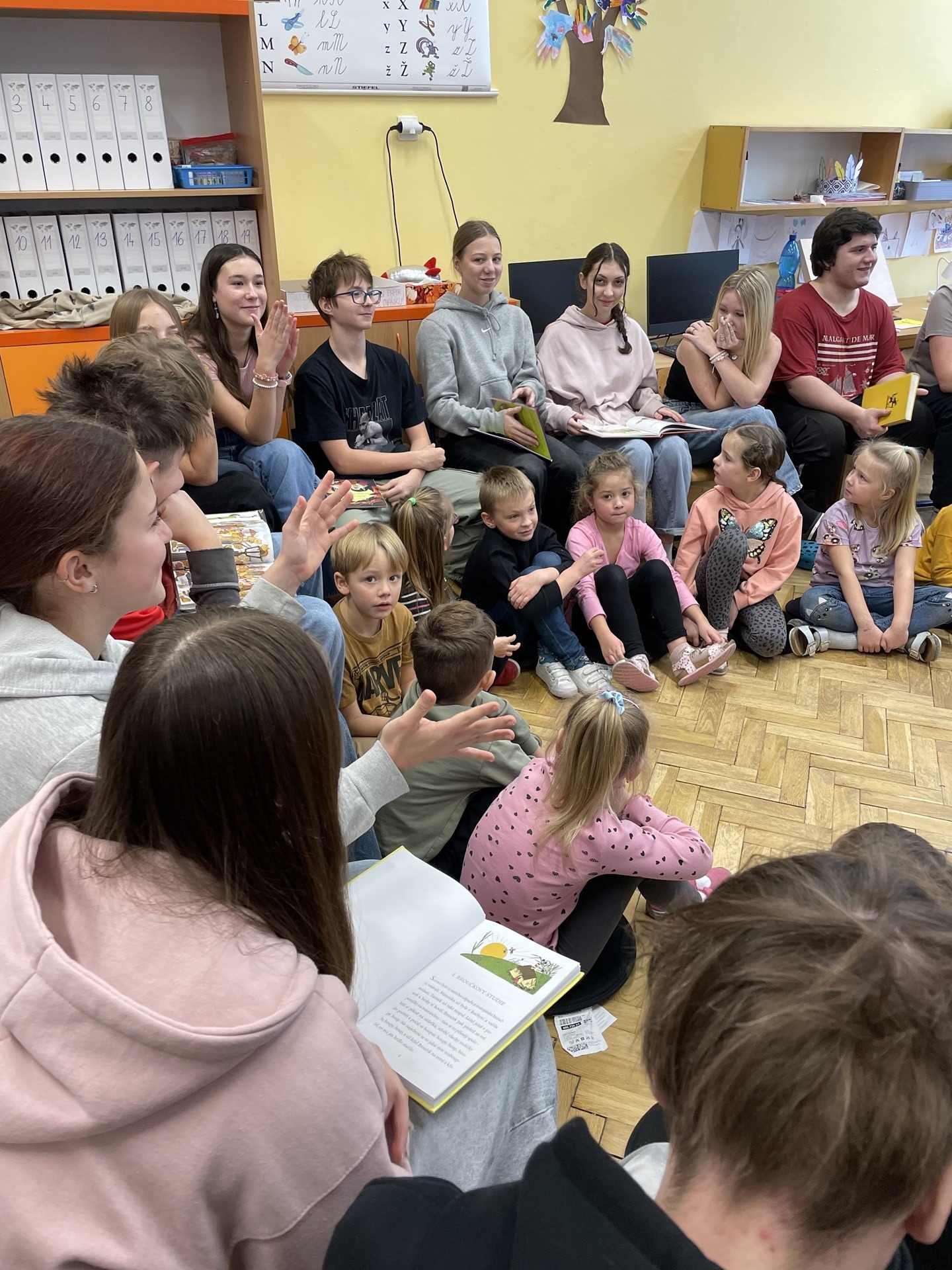 Otevírání slabikáře“