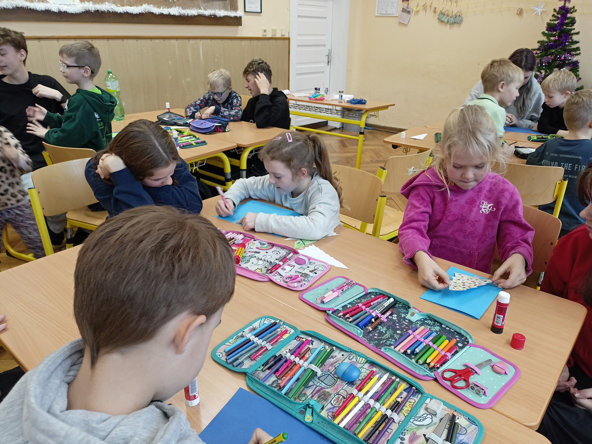 Vánoční program 1.B + 9.B