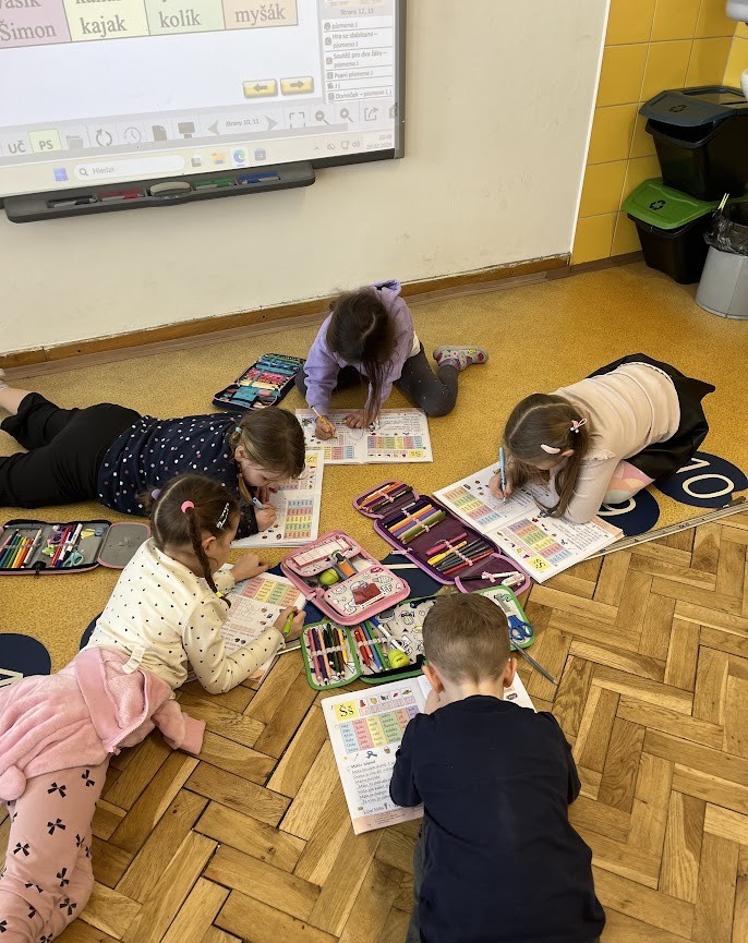 Skupinová práce – užíváme si čtení ve všech koutech třídy