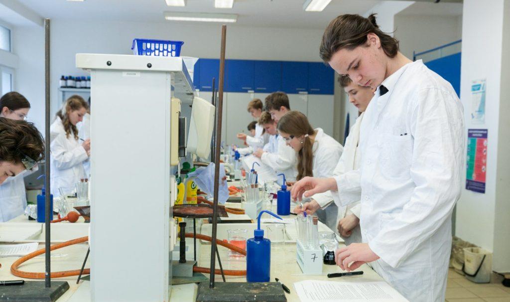 Úspěch našich mladých chemiků v Pardubicích